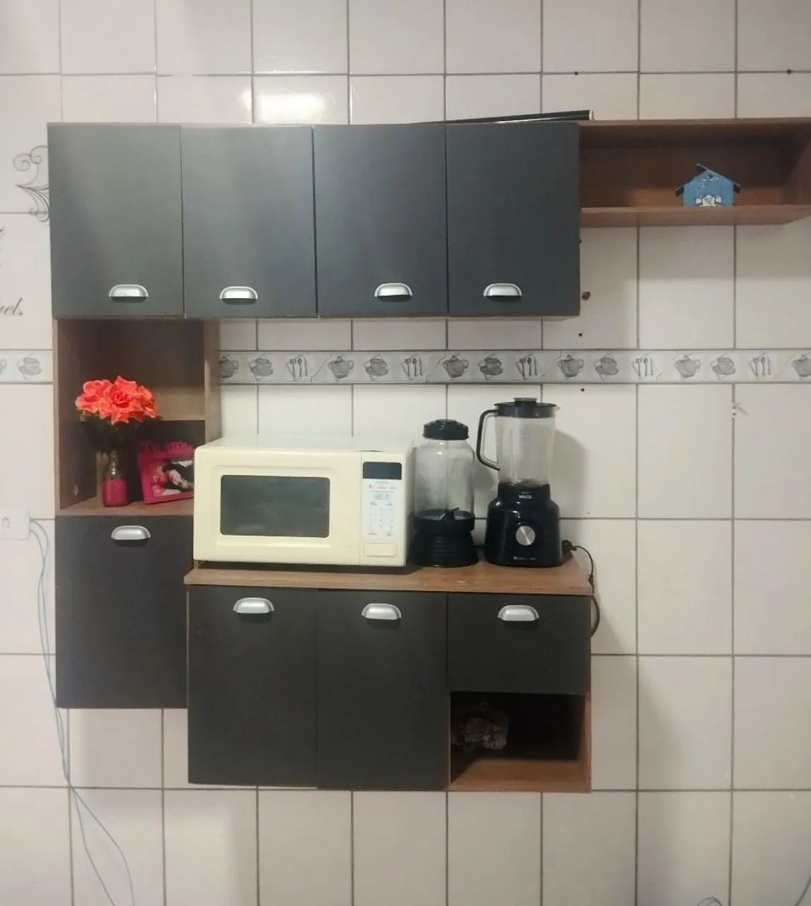 vendo esse armário completo com o balcão semi-novo preço de desapego  - Foto 3