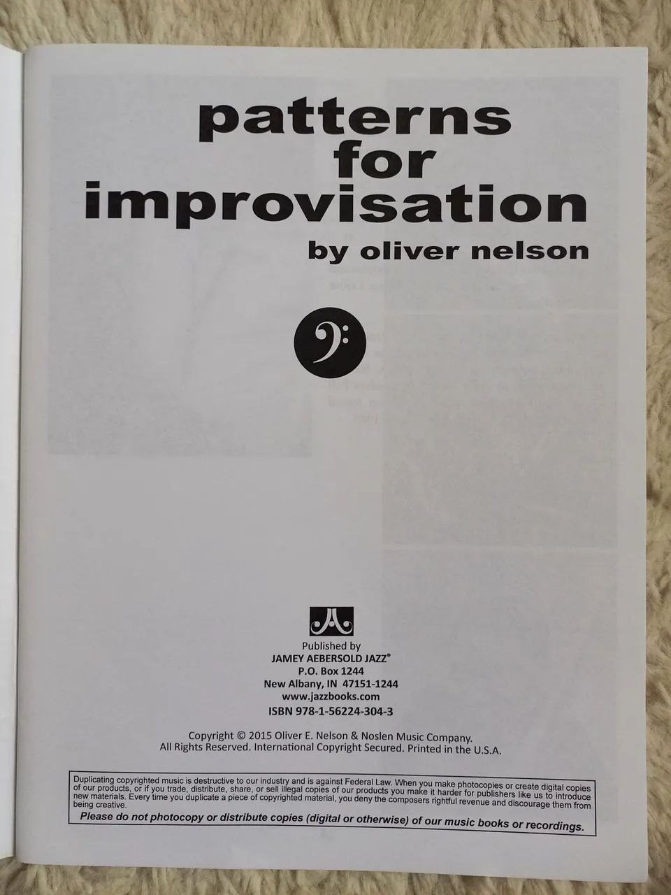 Livro Patterns For Improvisation Bass Clef - Foto 2