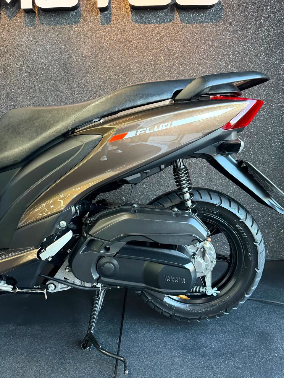 YAMAHA FLUO 125 - 2025  - Foto 3