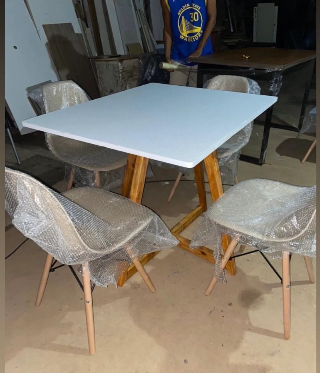 Mesa de jantar com 04 cadeiras a partir de  - Foto 5