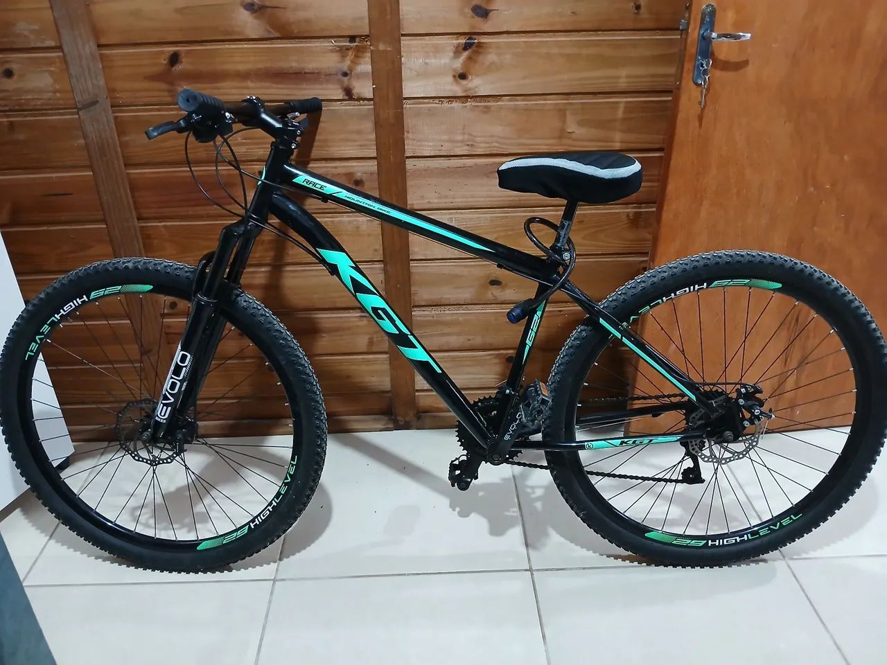 Bicicleta com roda de 29 polegadas, com cadeado e capa de assento novos.  - Foto 3