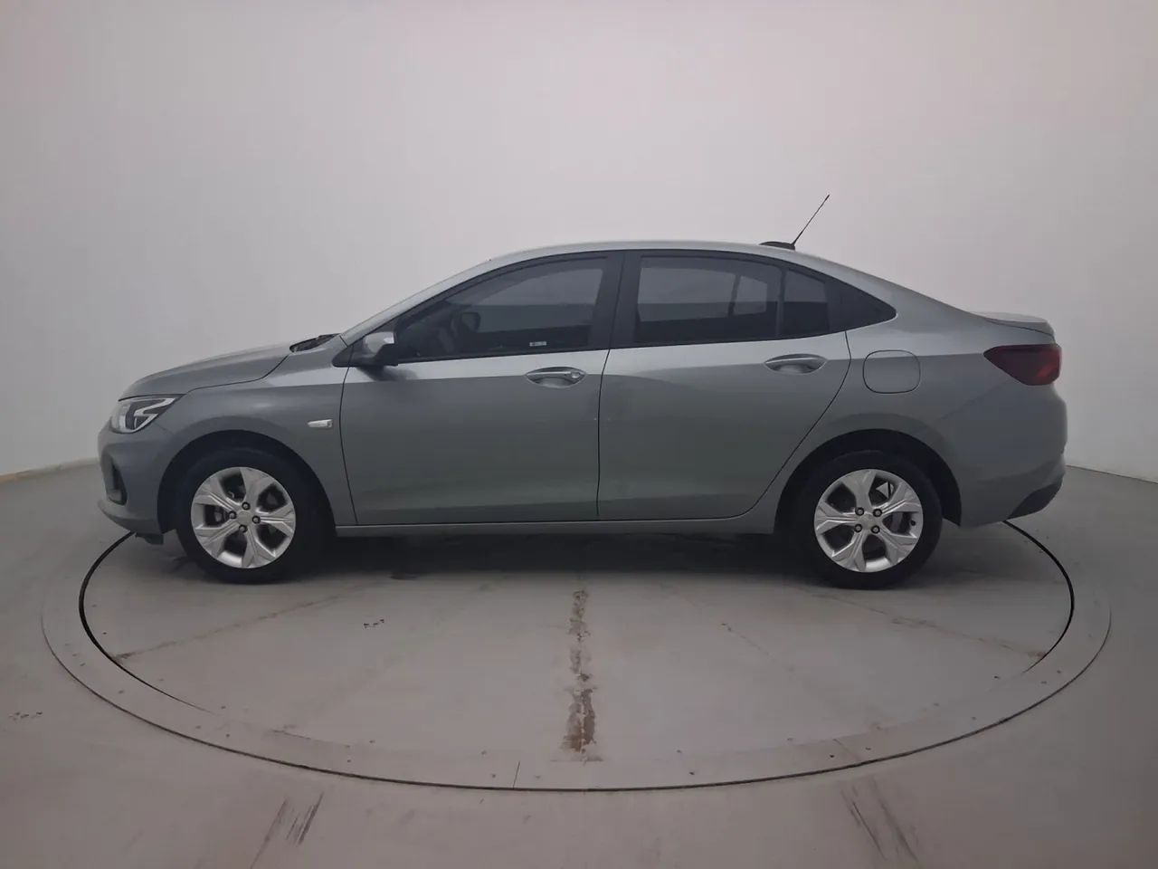 Chevrolet Onix Hatch LTZ 1.0 12V TB Flex Aut. 5P, foto 2 de 18