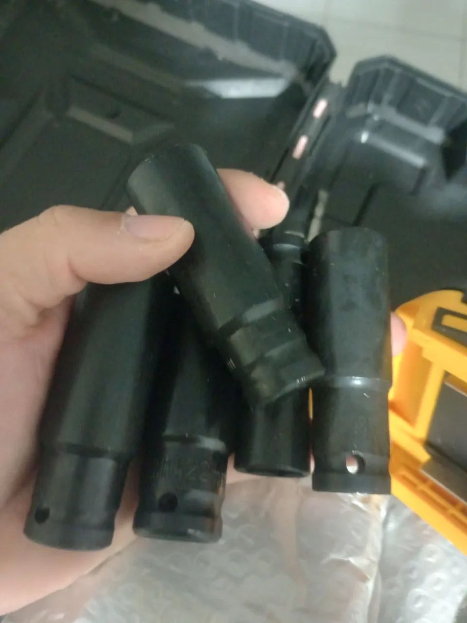 Chave de impacto e parafusadeira  - Foto 5