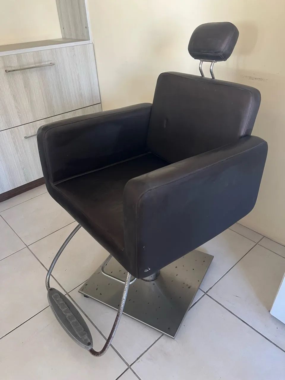 Cadeira profissional Cabeleileiro  - Foto 2