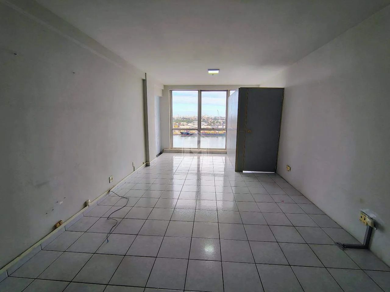 LÍVIA MACHADO ALUGA: Sala Comercial de aproximadamente 50 m² - Foto 2
