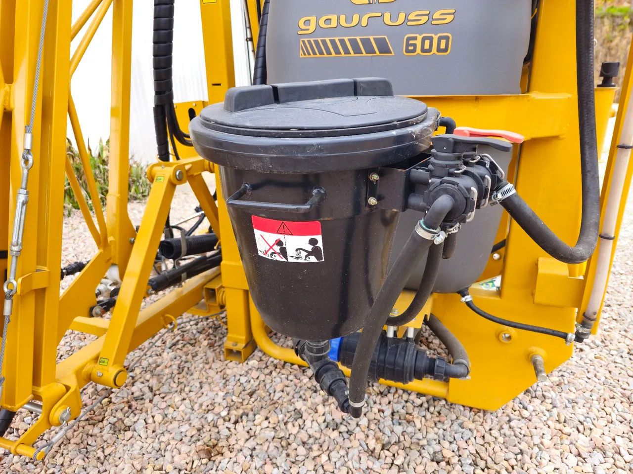 Pulverizador 600 litros para trator  - Foto 5