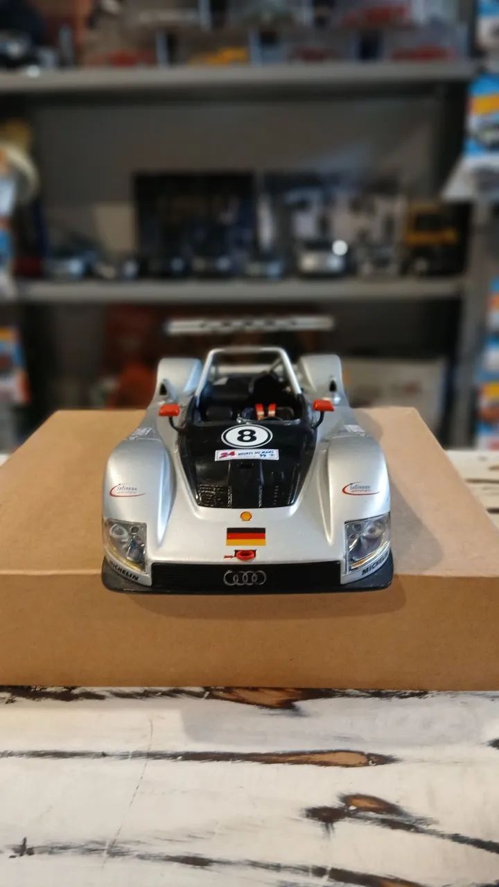 Audi R8R Le Mans 1999. Escala 1:18. Da Maisto - Hobbies e coleções