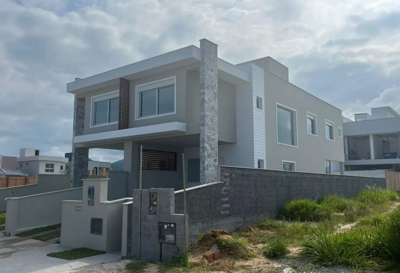 Casa de 3 dormitórios à venda no Campeche