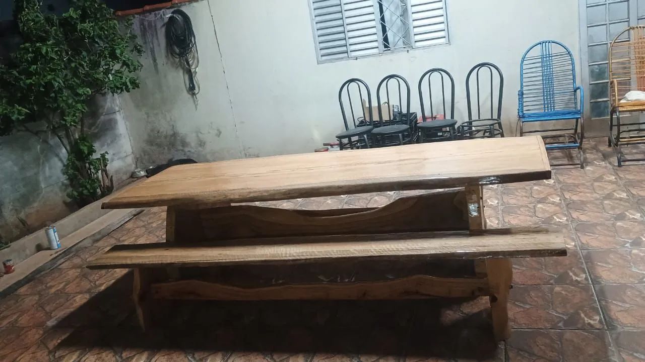 Mesa rústica na sucupira. Amarela  - Foto 3