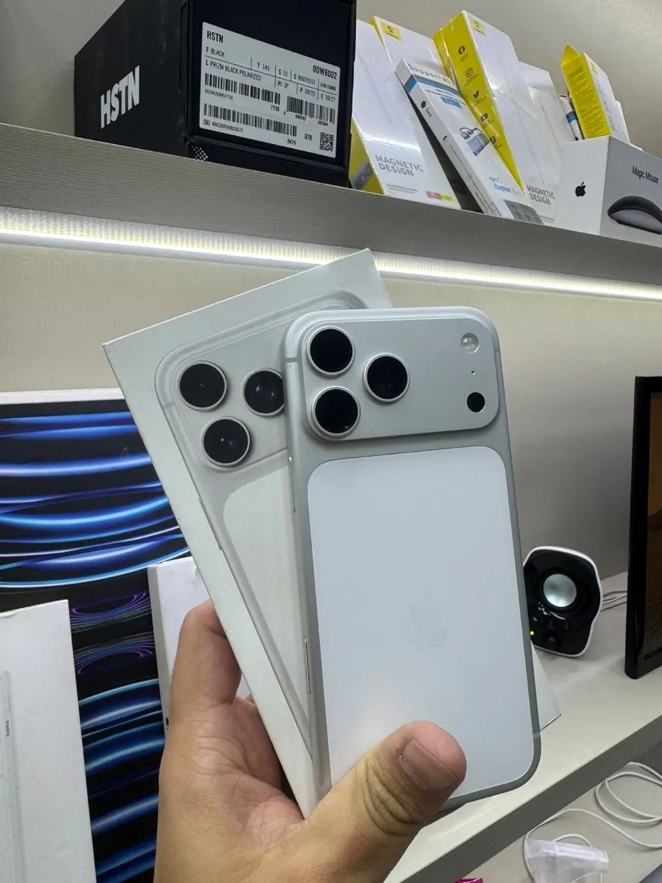 IPHONE 17 PRO MAX SILVER 512GB SEMINOVO - Celulares e Smartphones