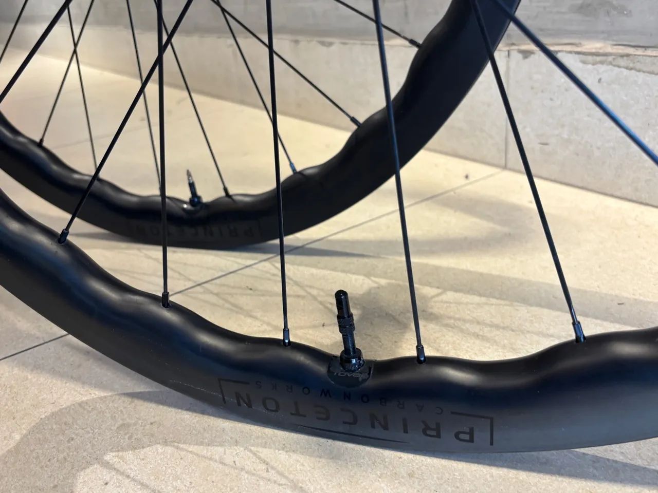Par de Rodas Priceton Grit Carbon - Foto 4
