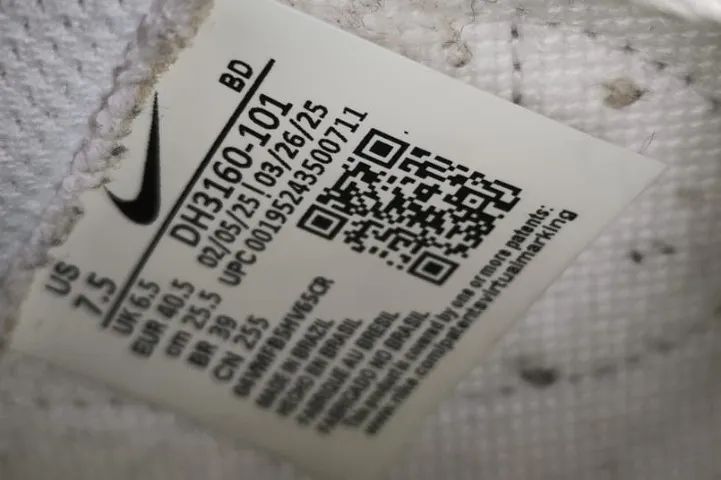 Tenis Nike branco de couro - Foto 4