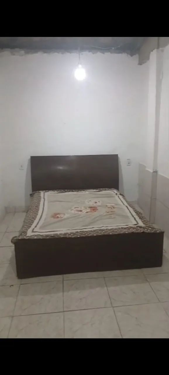 Cama de casal de madeira com colchão  - Foto 2