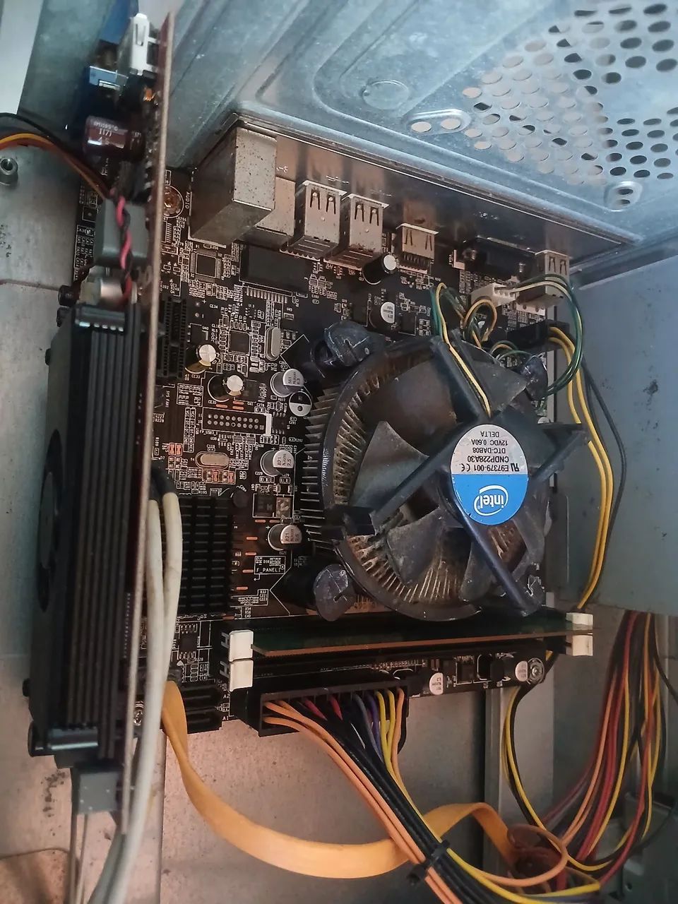 Pc com placa de vídeo e monitor  - Foto 5