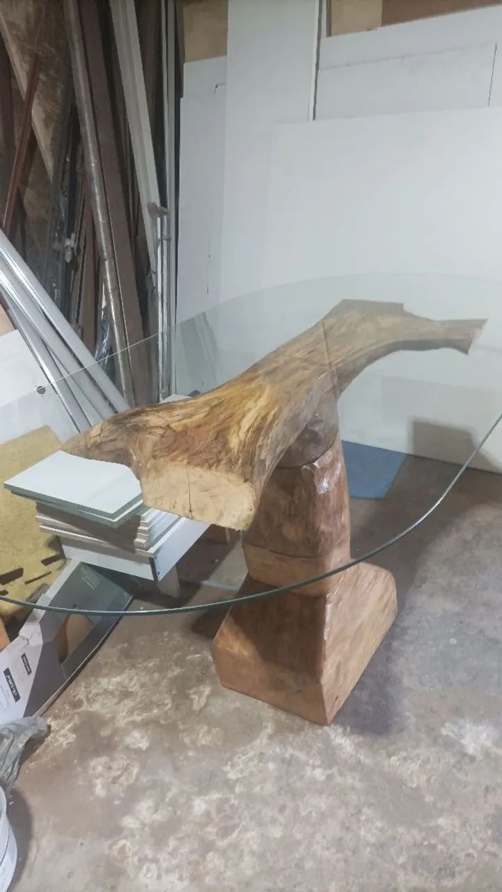 Pe de mesa em madeira maciça rostico com tampo de vidro oval 