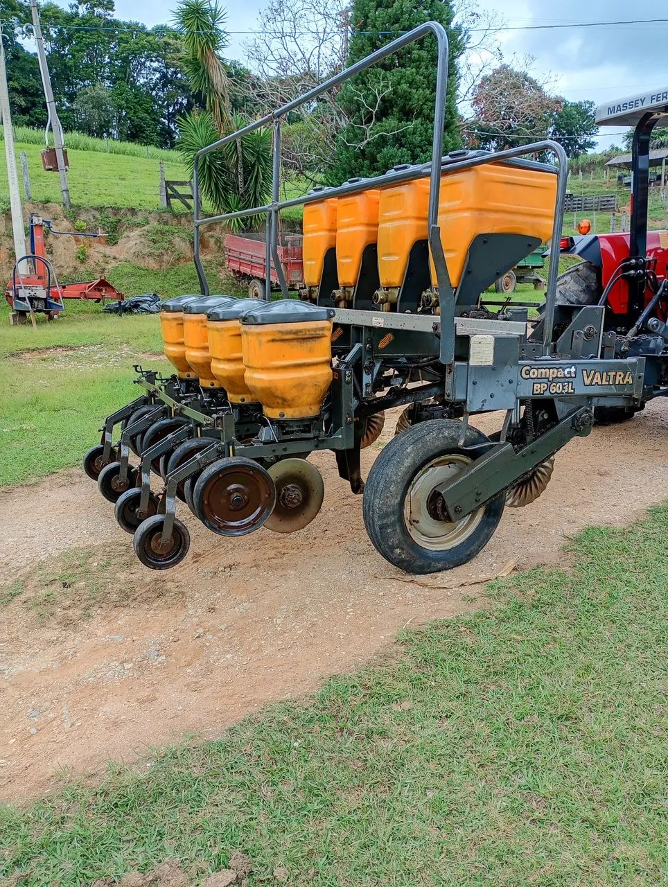 Plantadeira Valtra  - Foto 3