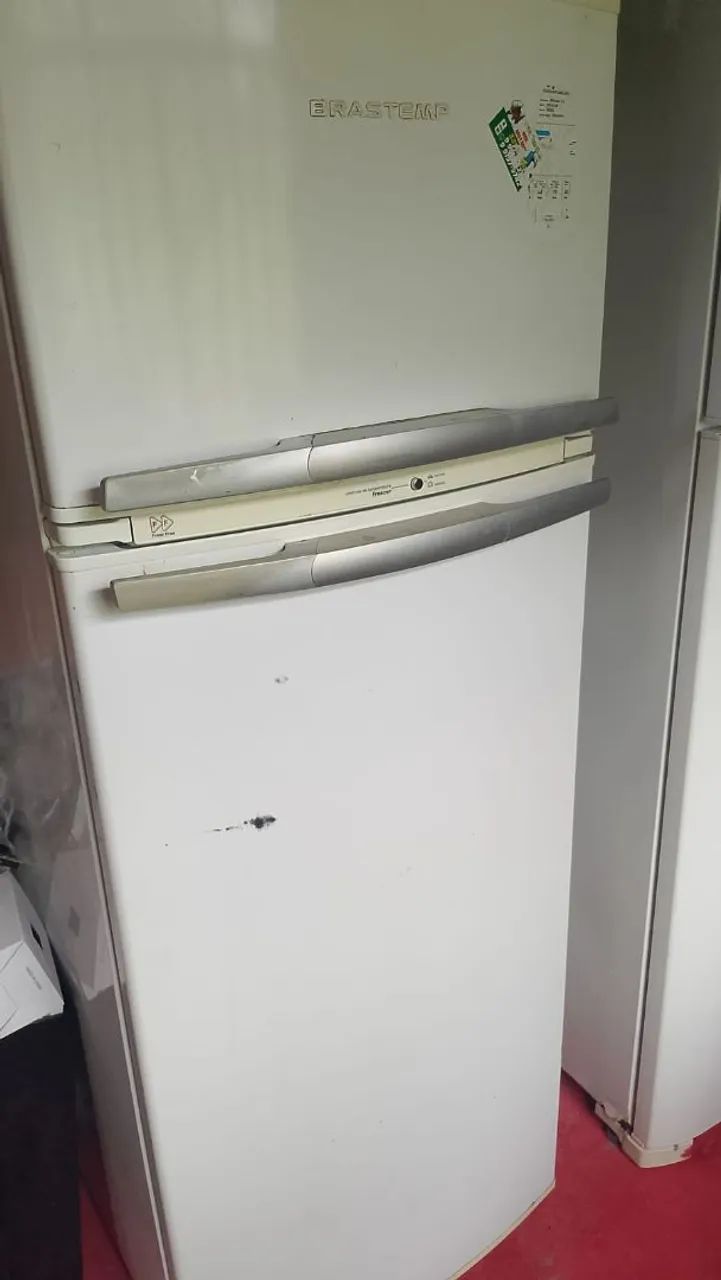 Geladeira semi nova