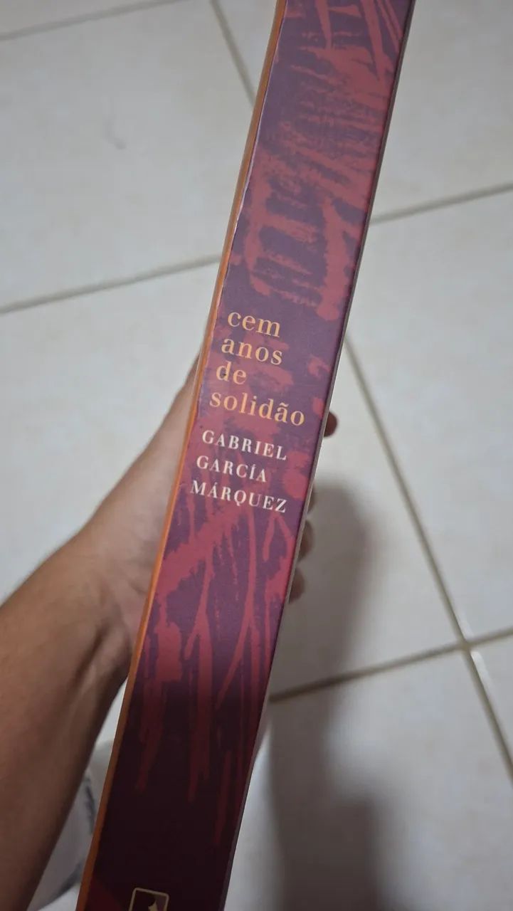 Livro Cem Anos de Solidão - Foto 3