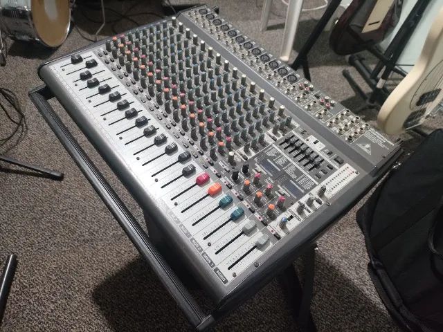 MESA DE SOM - Foto 2