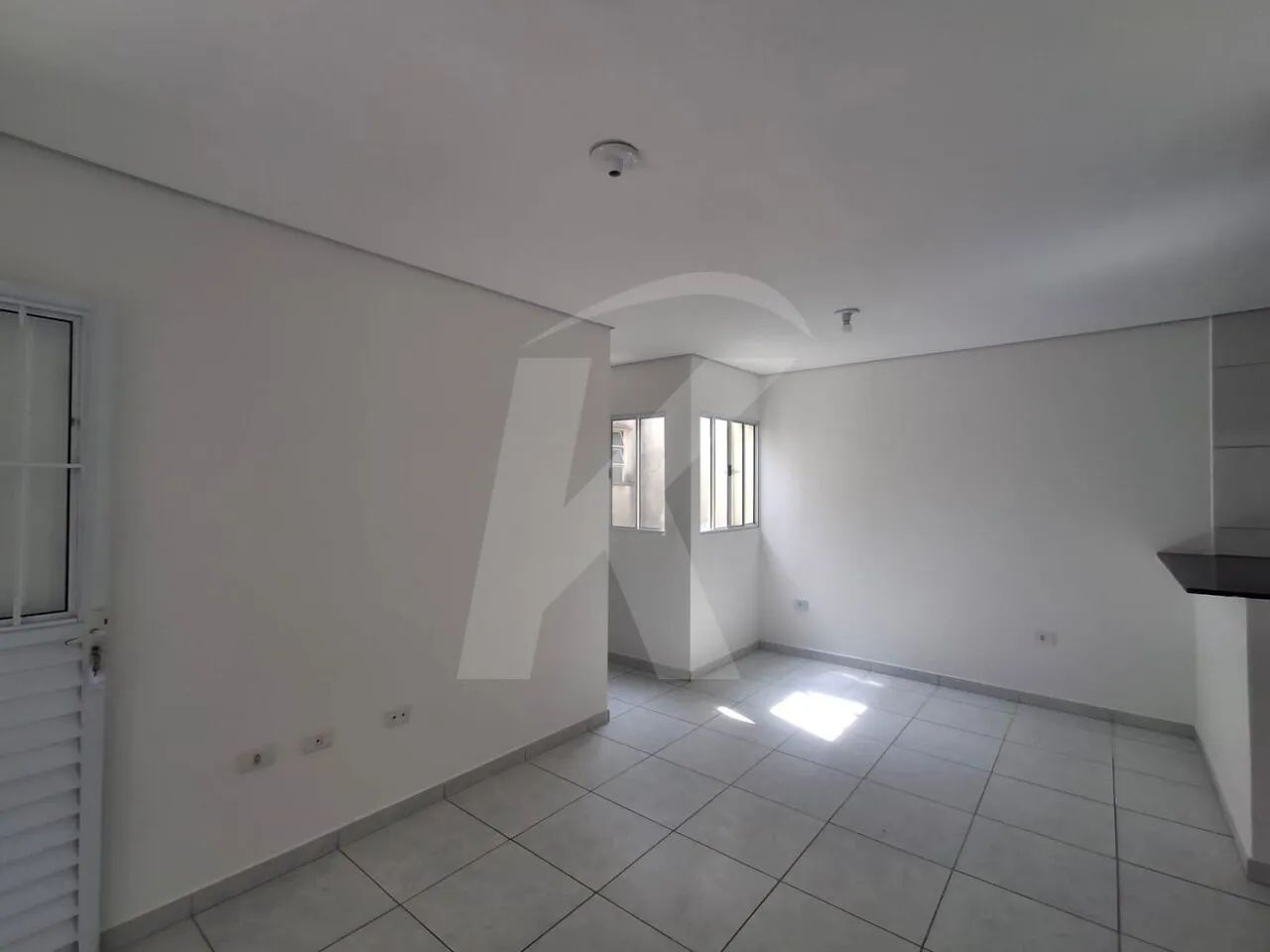 Apartamento com quarto, sala, cozinha, banheiro e área de serviço. - Foto 4