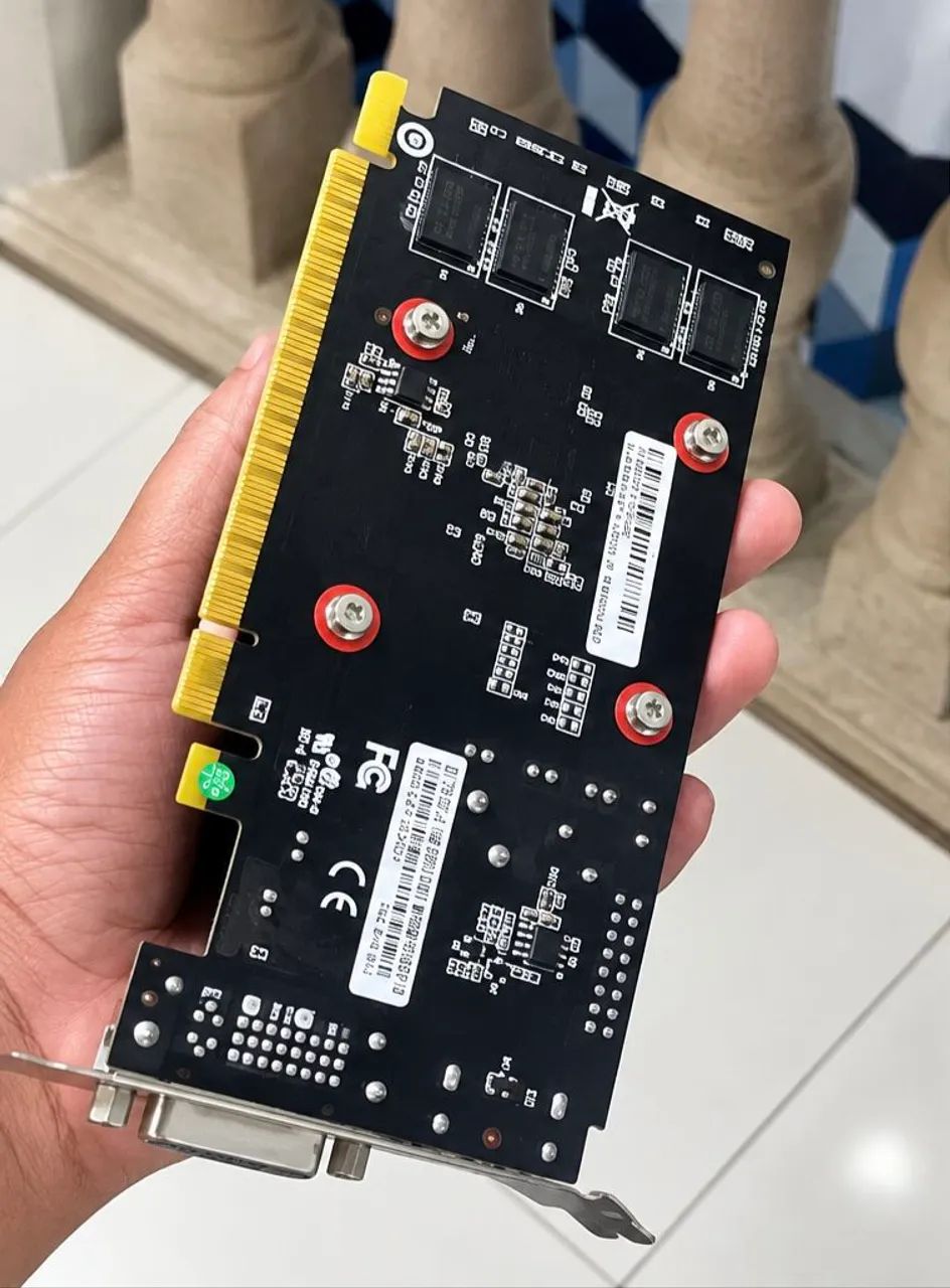 Placa de vídeo GT 710 - Foto 2