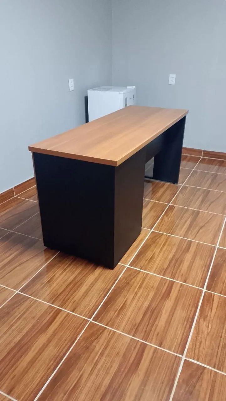 Mesa executiva preta com gaveteiro chave  - Foto 3