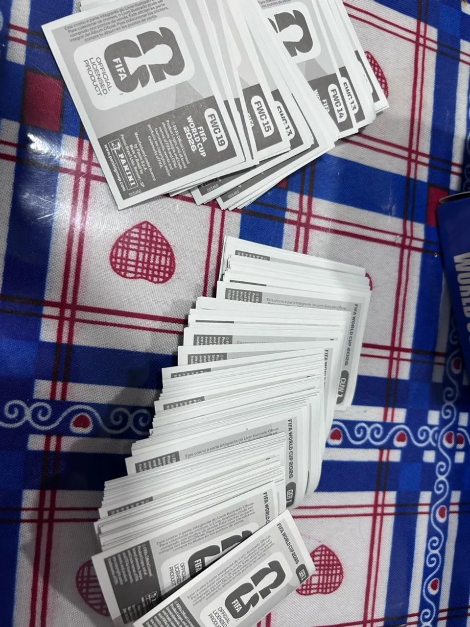 Figurinhas da copa kit mande qual precisa que vejo se tenho - Foto 2