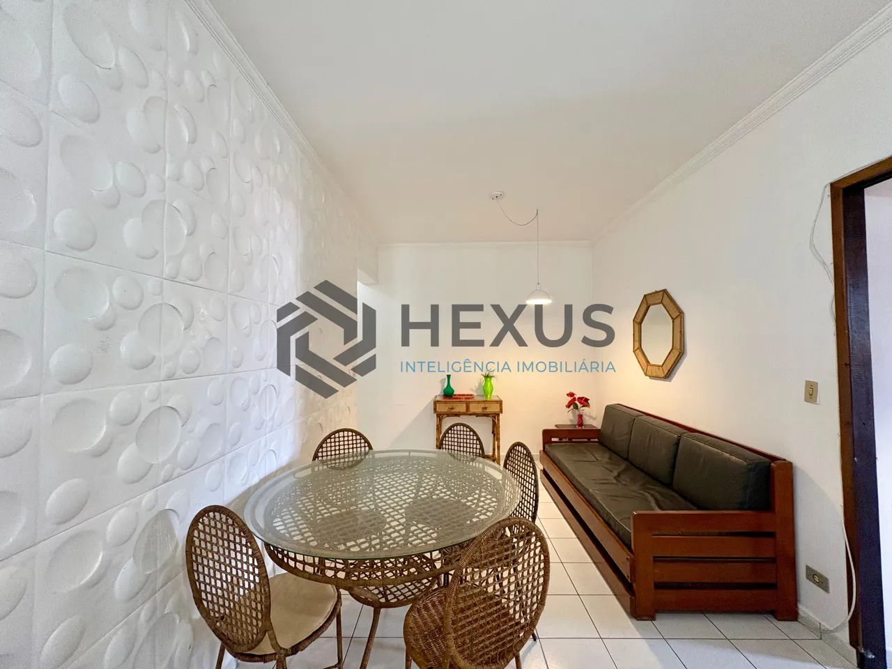 Apartamento com varanda e lazer na Enseada, Guarujá - Foto 2