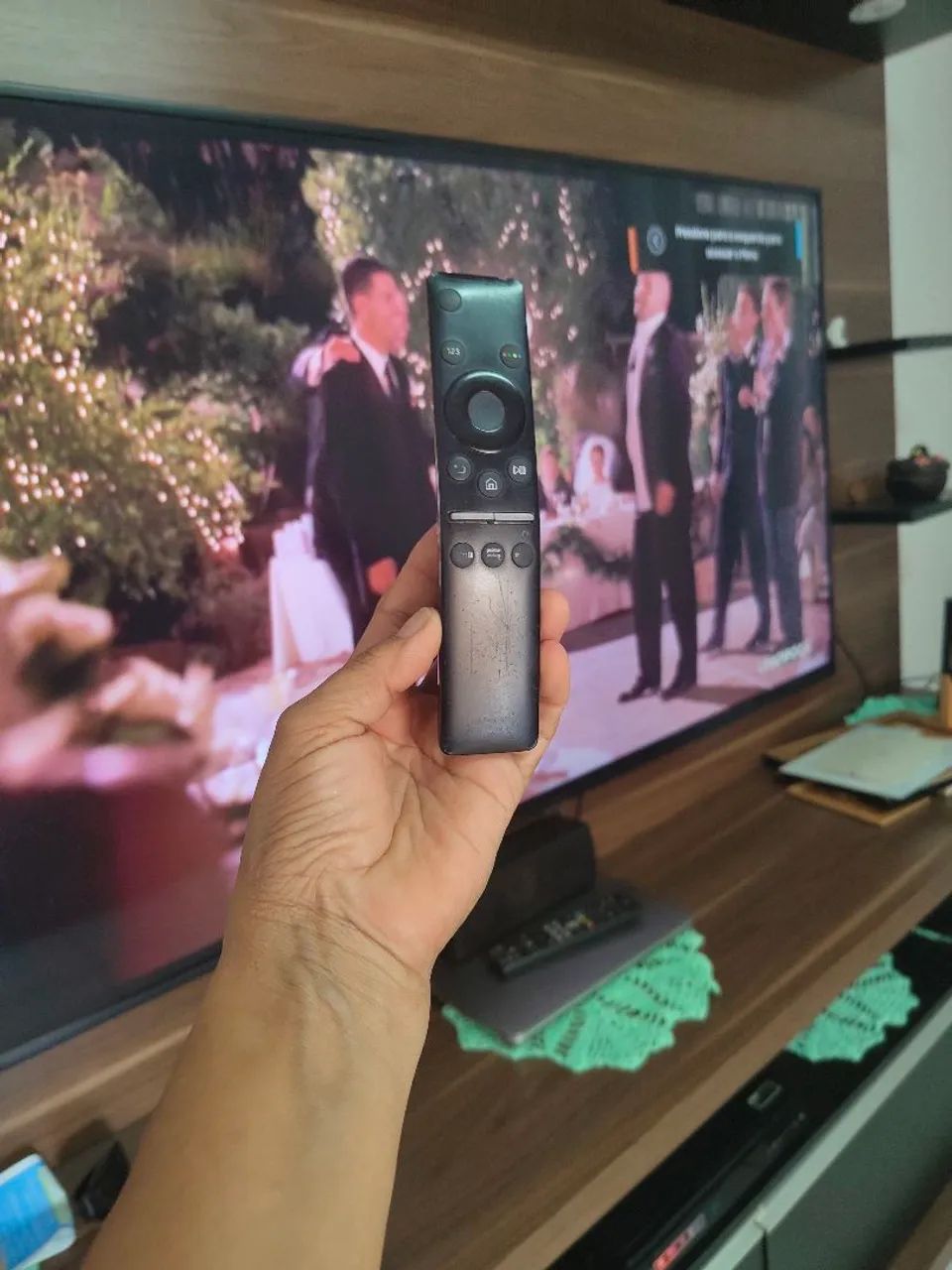 Vendo televisão 65 polegadas Samsung smart 4K  - Foto 3