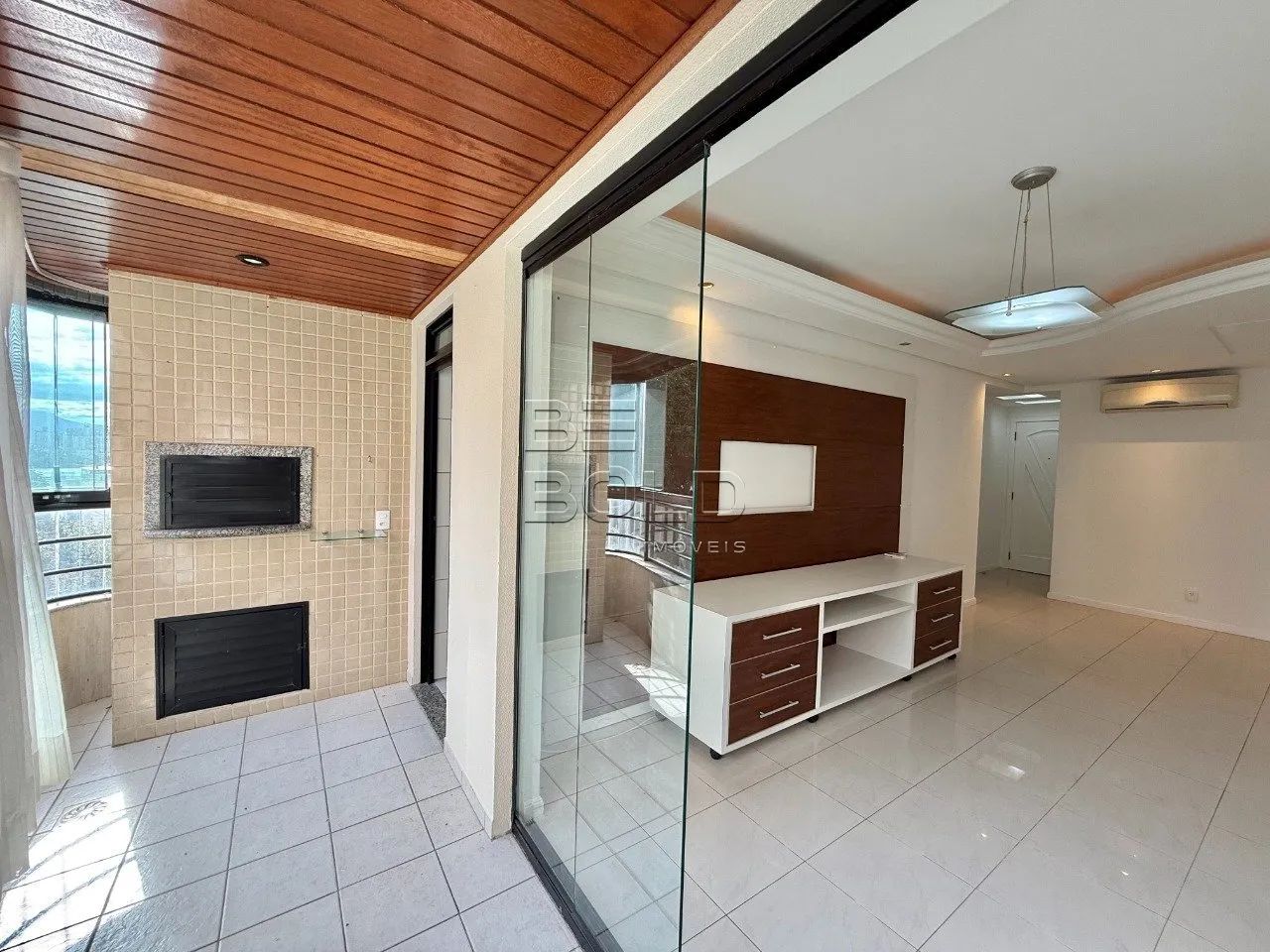 Apartamento amplo no Mirante do Bom Abrigo