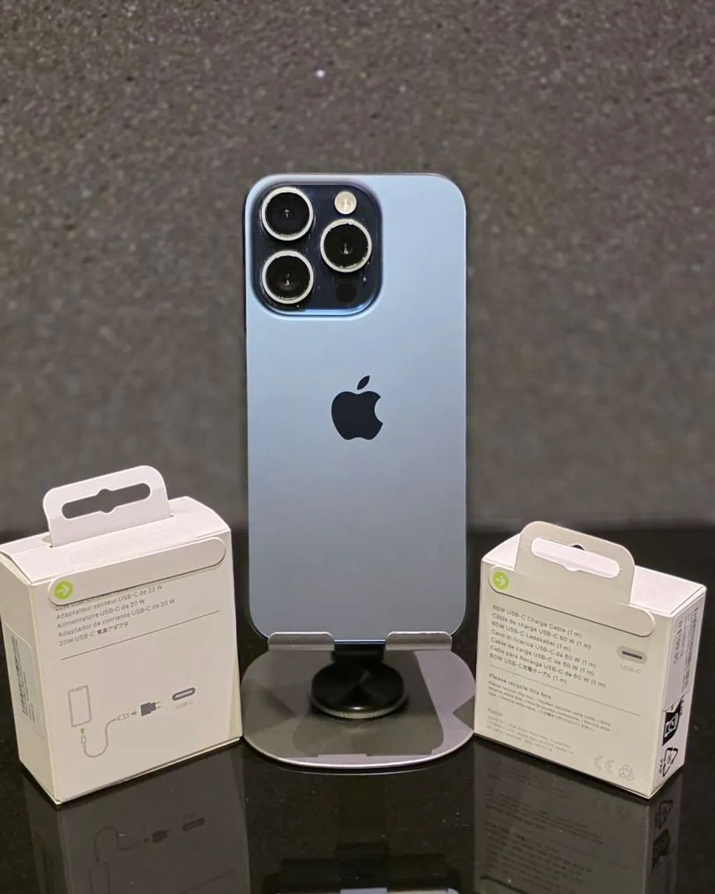 iPhone 15 Pro 128gb Azul Titânio - Seminovo + Brindes Oficiais