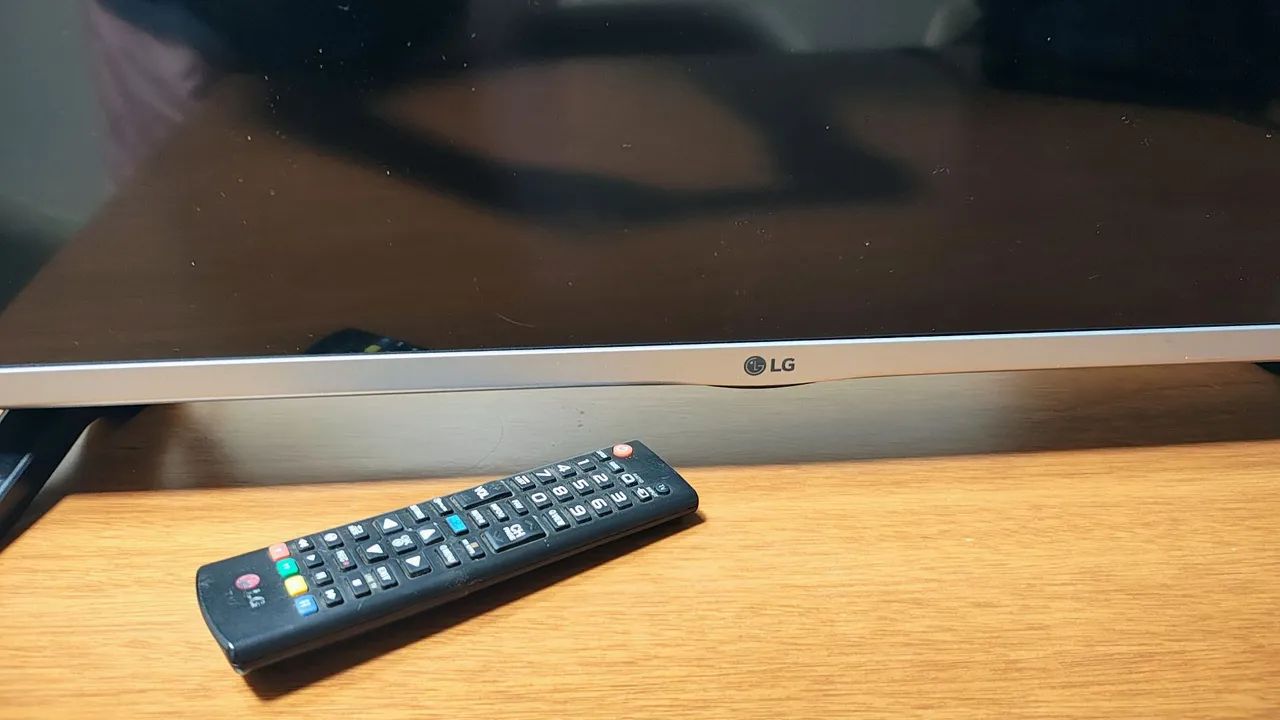 TV LG 32" Smart TV - Completa e funcionando perfeitamente - Foto 2