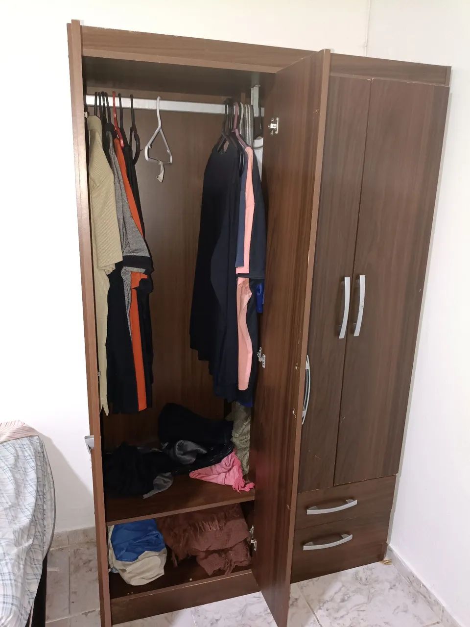 GUARDA ROUPA SOLTEIRO 