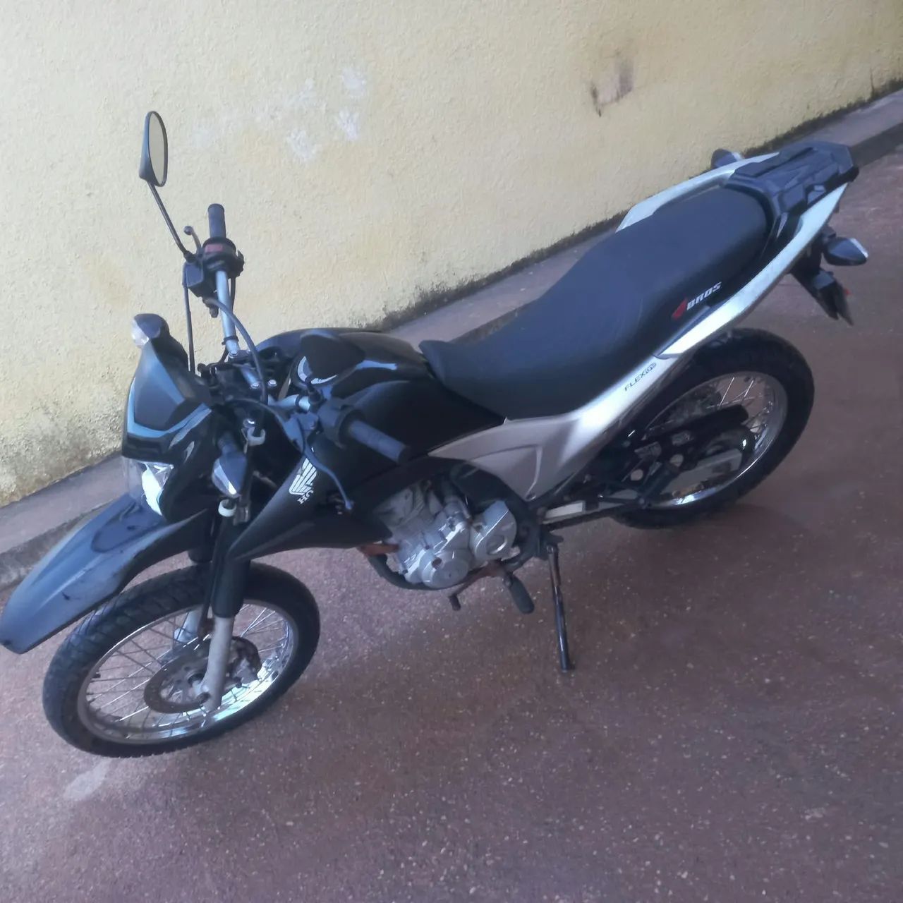 Vende-se Bros 160 bem conservada * - Foto 3
