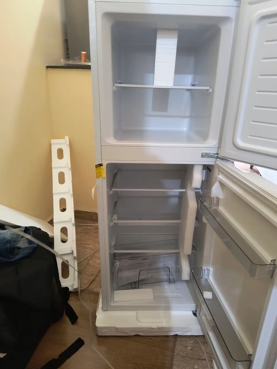 Vendo geladeira nova ainda na caixa  - Foto 2