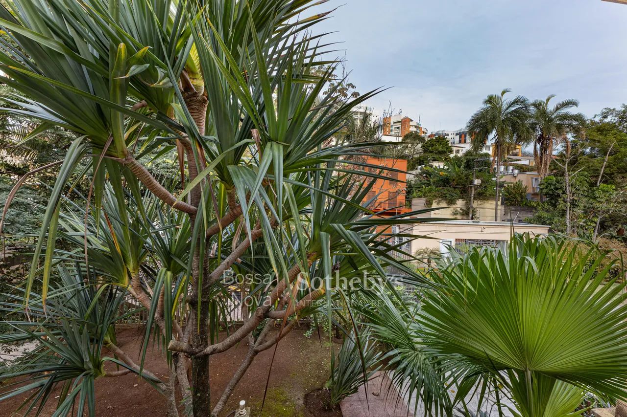 Casa reformada em condomínio com piscina privativa. - Foto 5