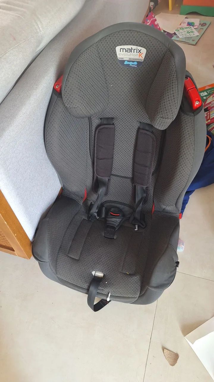 Excelente Cadeirinha para carro Burigotto Matrix Evolution K