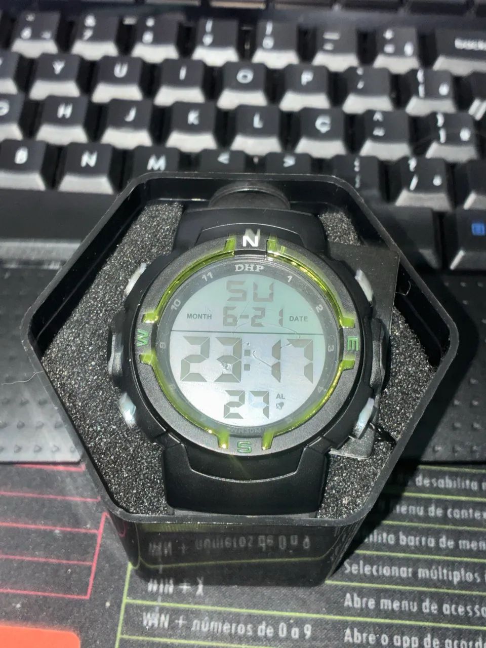 Relógio digital esportivo DHP com LED e estilo aventureiro - Foto 4