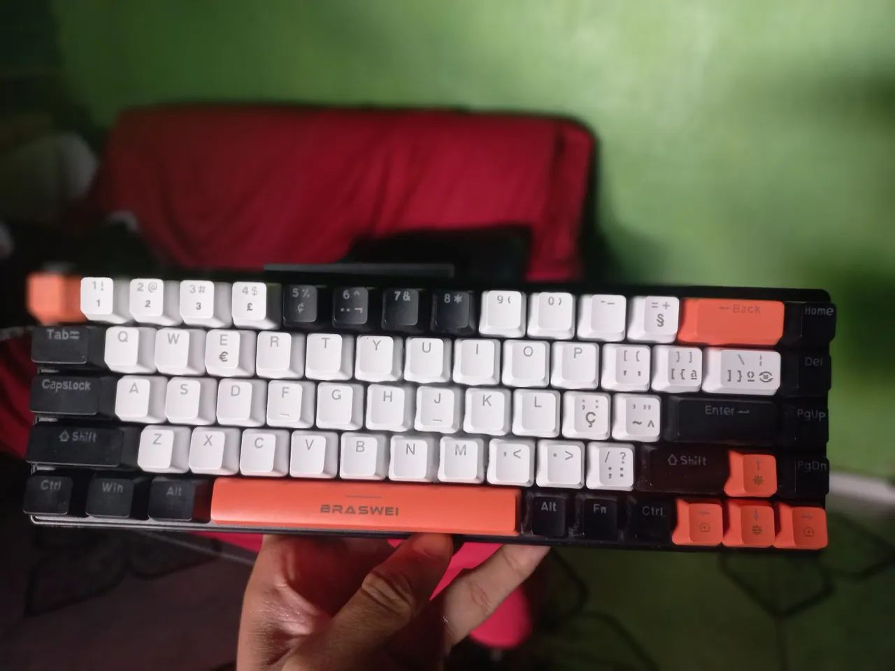 Teclado mecanico, 67%,  switchs red