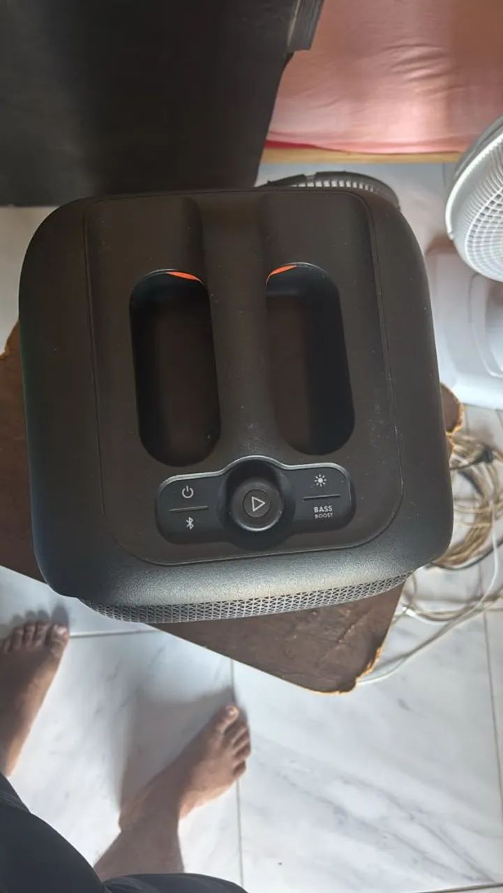 vende-se uma caixa de som JBL original número pra contato *01 - Foto 2