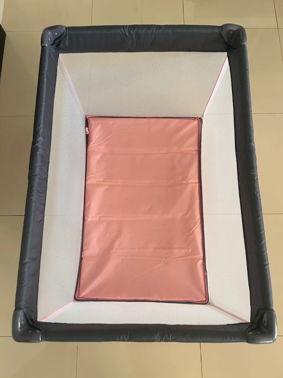 Berço compacto portátil Cosco Origin rosa IMPECÁVEL !! - Foto 2