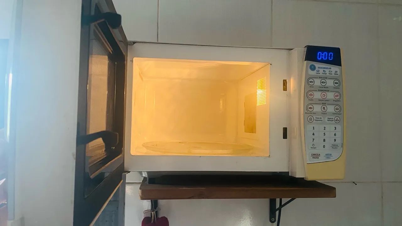 Microondas funcionando tudo 150$ - Foto 2
