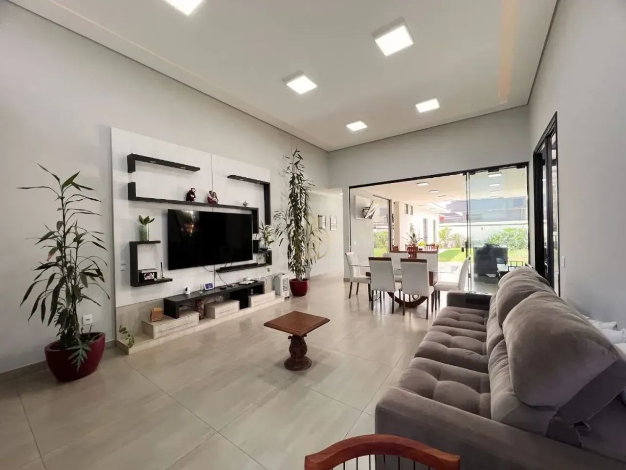 Casa Térrea no Condomínio Colinas com 3 suítes à venda, 210m² - Foto 2