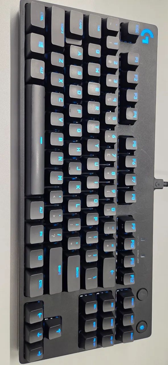 Teclado Logitech Pro TKL seminovo