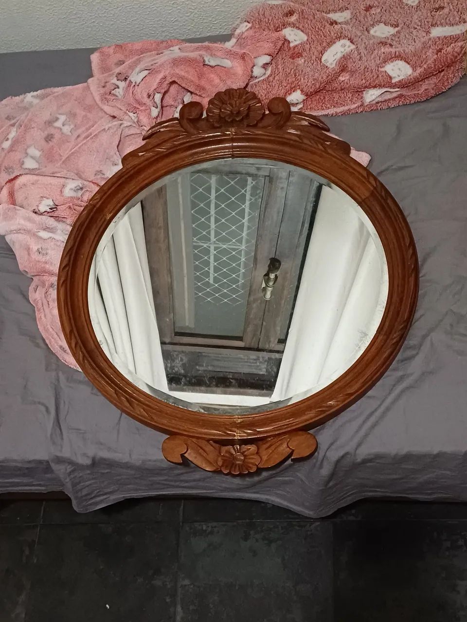 Espelho Antigo em Madeira Talhada - Foto 3