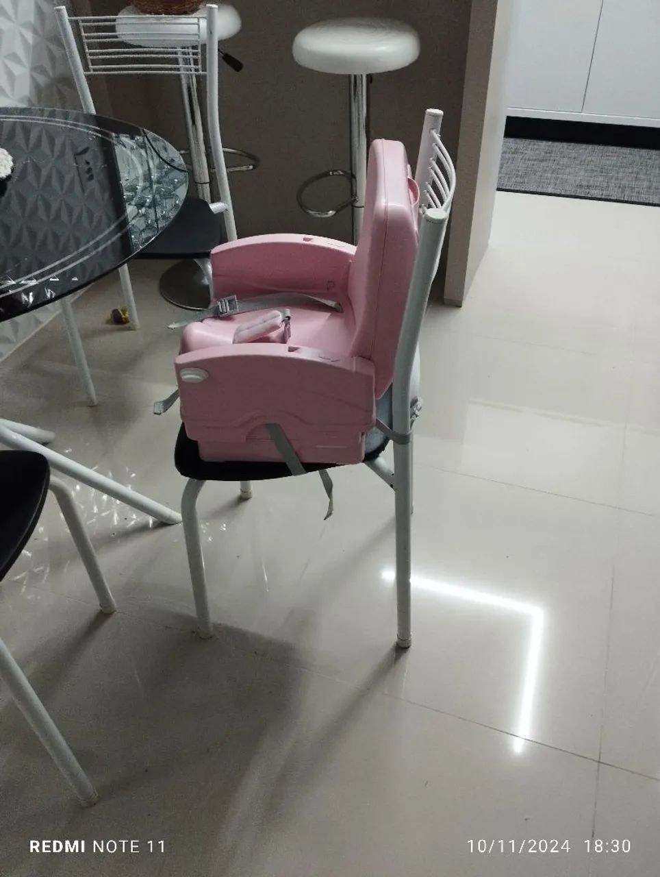 Cadeirinha de elevação para alimentação 