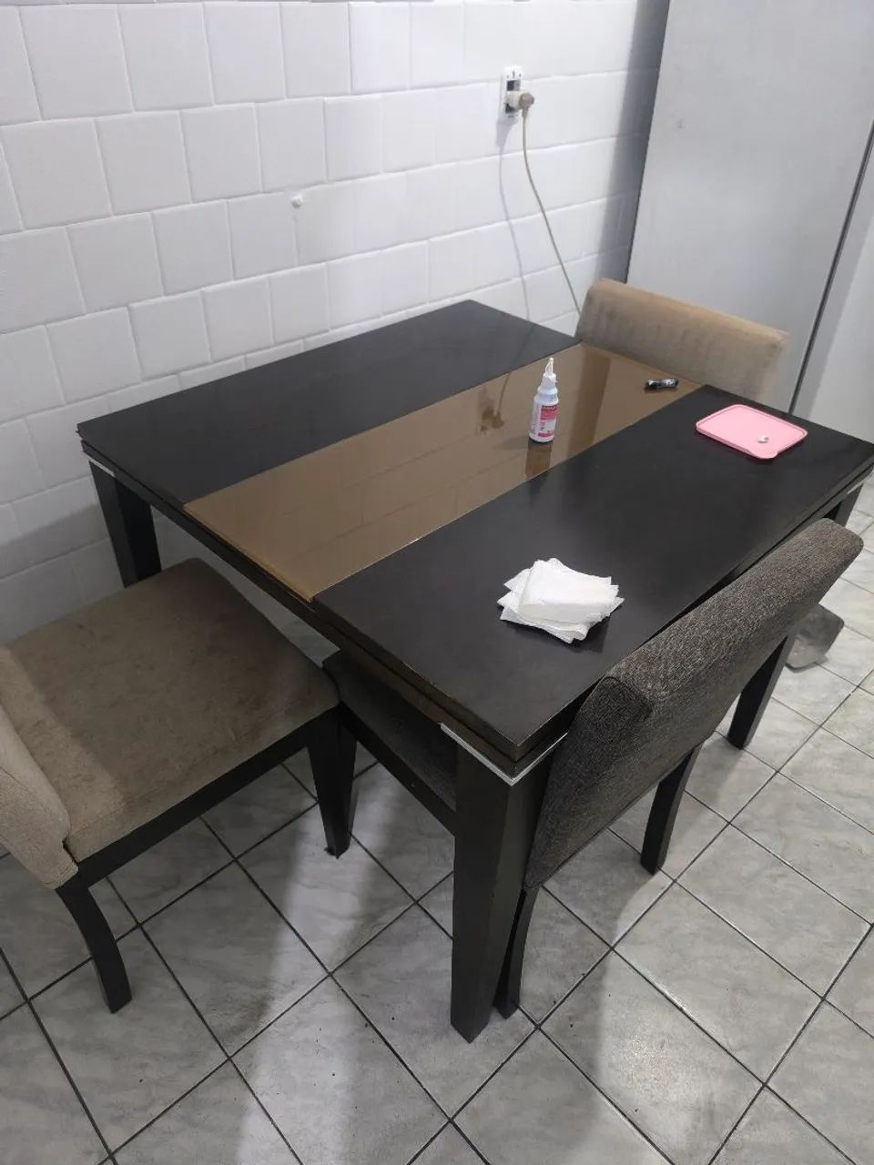 Mesa com 4 cadeiras  - Foto 2