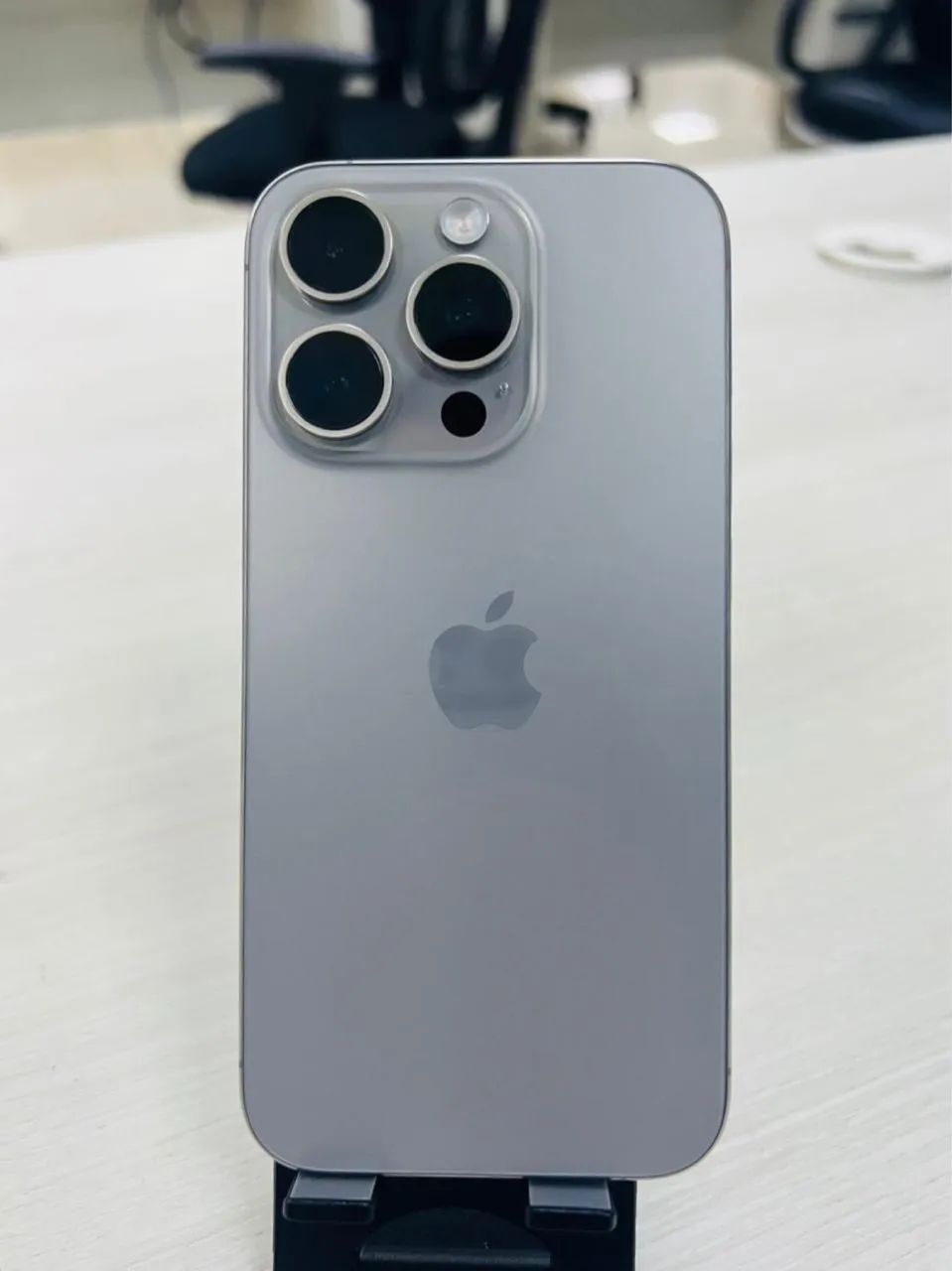 ⭐️ベル⭐️ 海外版 iPhone15 pro 256GB iPhone 15 Pro Apple 256GB Câmera 48MP 61 KaBuM