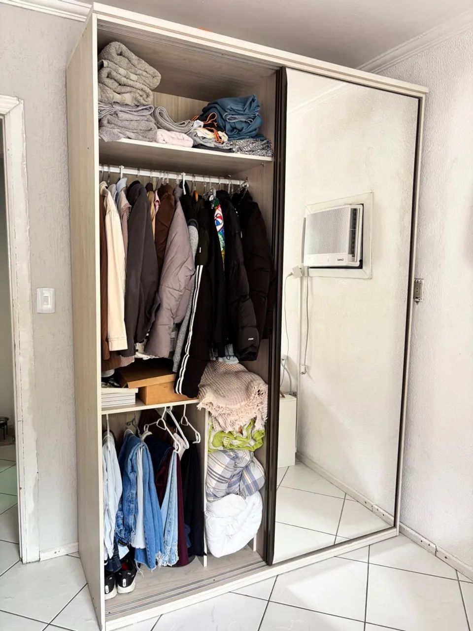 Guarda Roupas com espelho - Foto 2