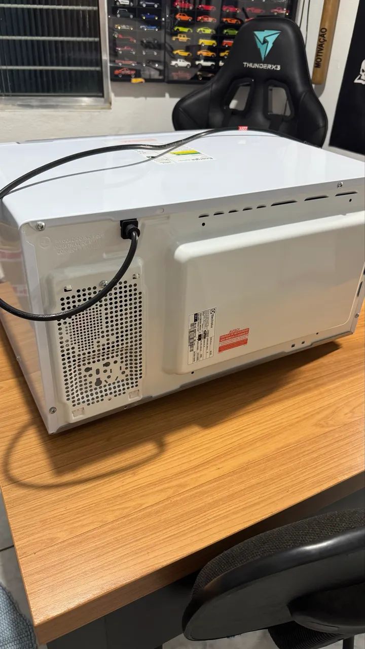 Microondas eletrolux em estado de novo